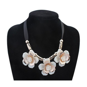 fashion handmade resins flower Pendant gold necklaces jewelry china wholesale